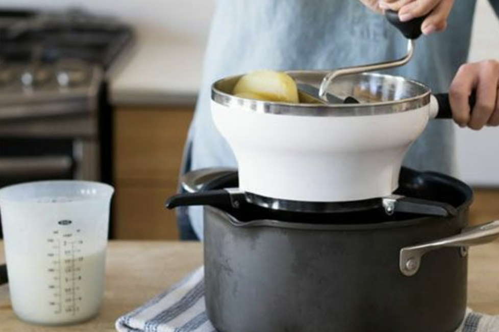 OXO (オクソー) 裏ごし器 フード ミル ホワイト OXO オクソー 裏ごし器 フード ミル ホワイト